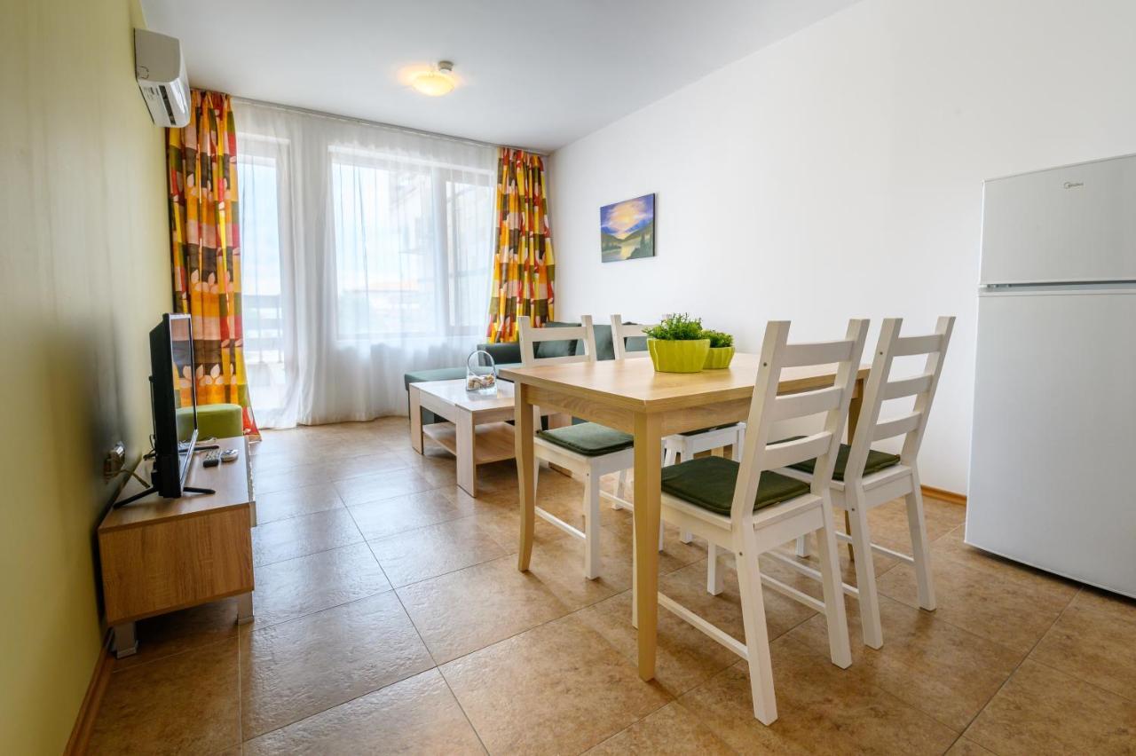 Robinson Beach Apartments Burgas-provinsen Eksteriør bilde