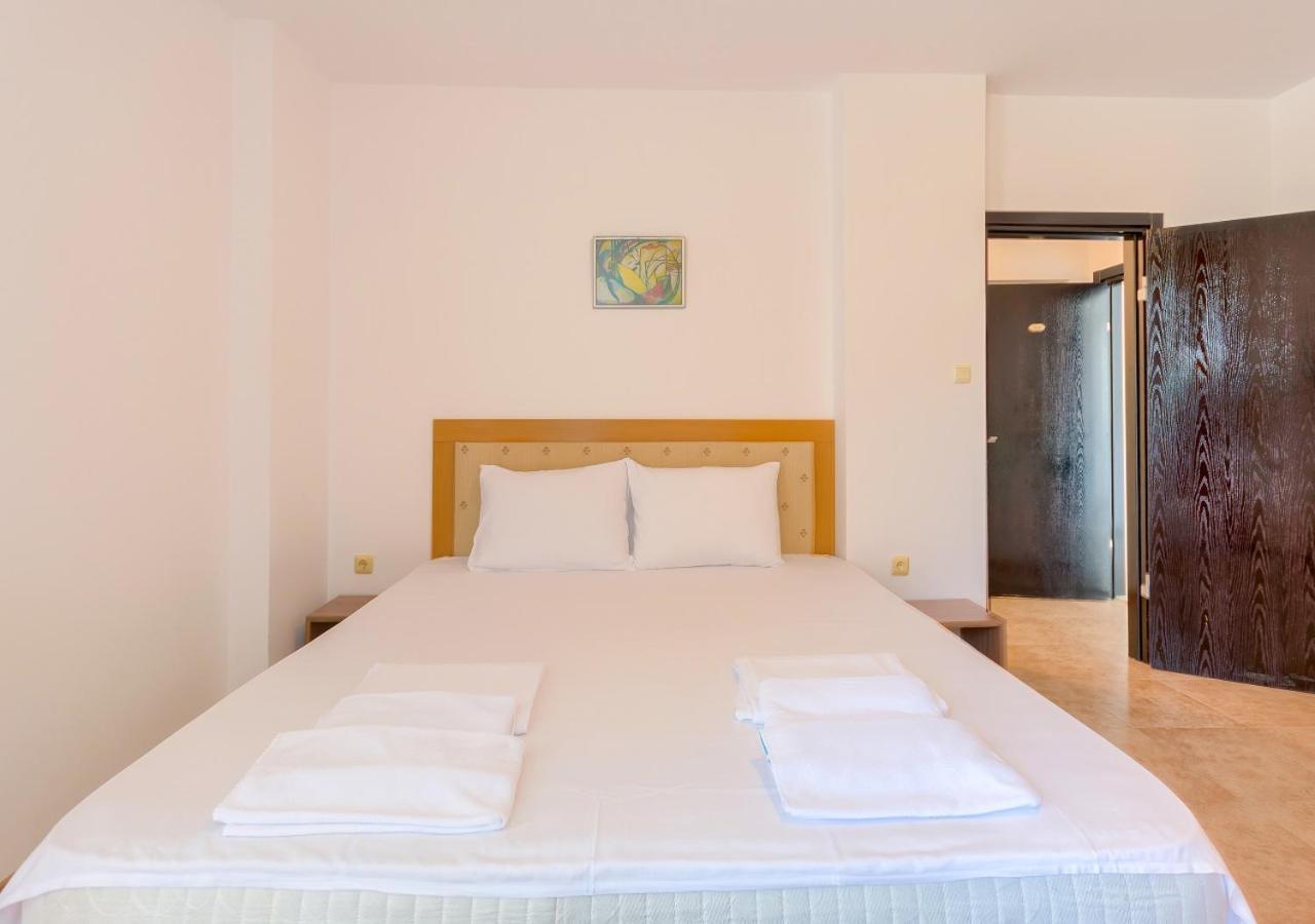 Robinson Beach Apartments Burgas-provinsen Eksteriør bilde