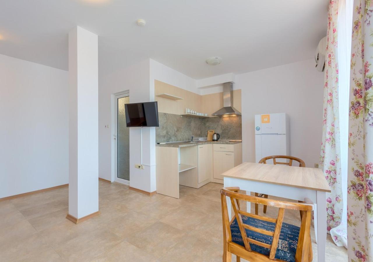 Robinson Beach Apartments Burgas-provinsen Eksteriør bilde