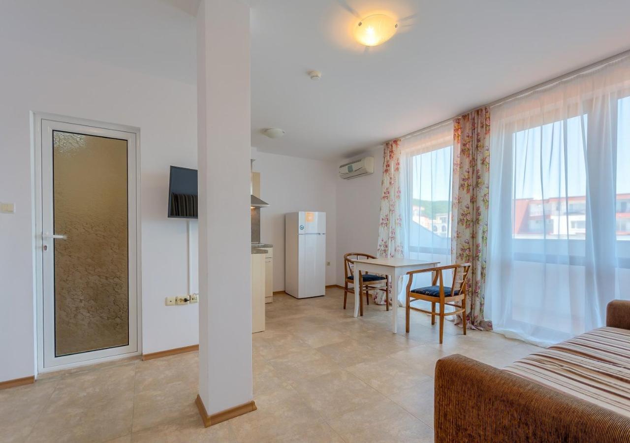 Robinson Beach Apartments Burgas-provinsen Eksteriør bilde