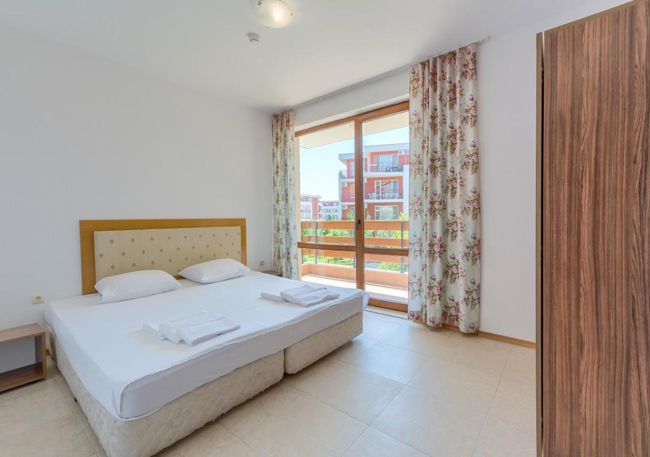 Robinson Beach Apartments Burgas-provinsen Eksteriør bilde
