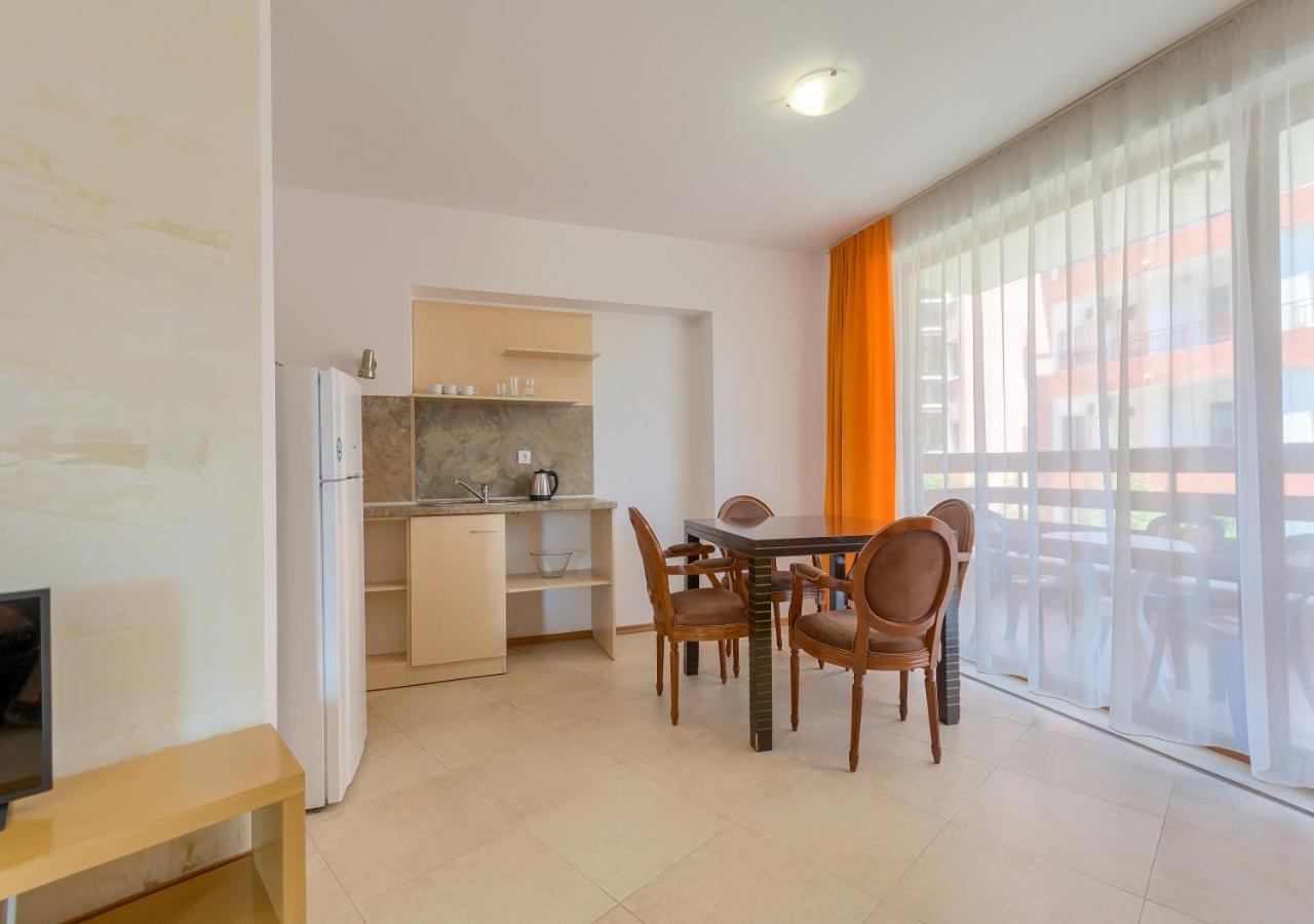 Robinson Beach Apartments Burgas-provinsen Eksteriør bilde