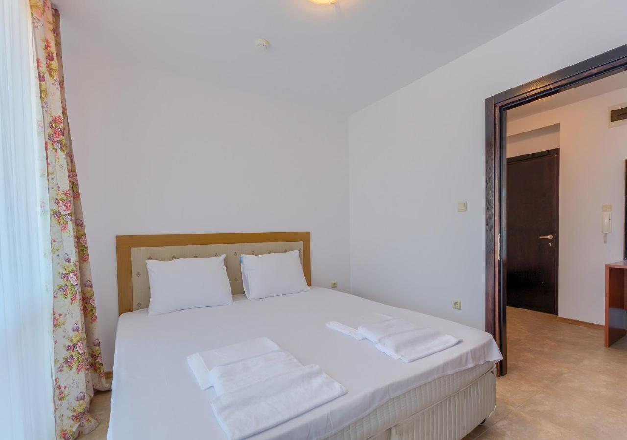 Robinson Beach Apartments Burgas-provinsen Eksteriør bilde