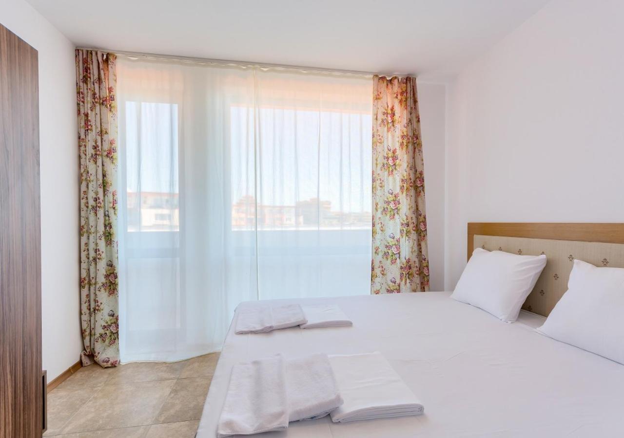 Robinson Beach Apartments Burgas-provinsen Eksteriør bilde