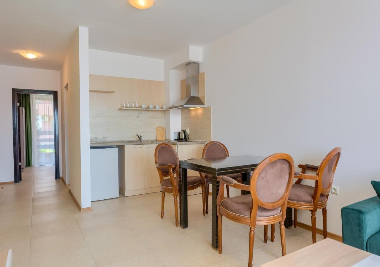 Robinson Beach Apartments Burgas-provinsen Eksteriør bilde